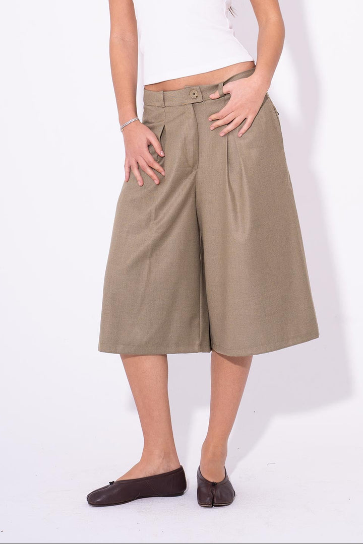 Taupe Statement Jorts- Olive