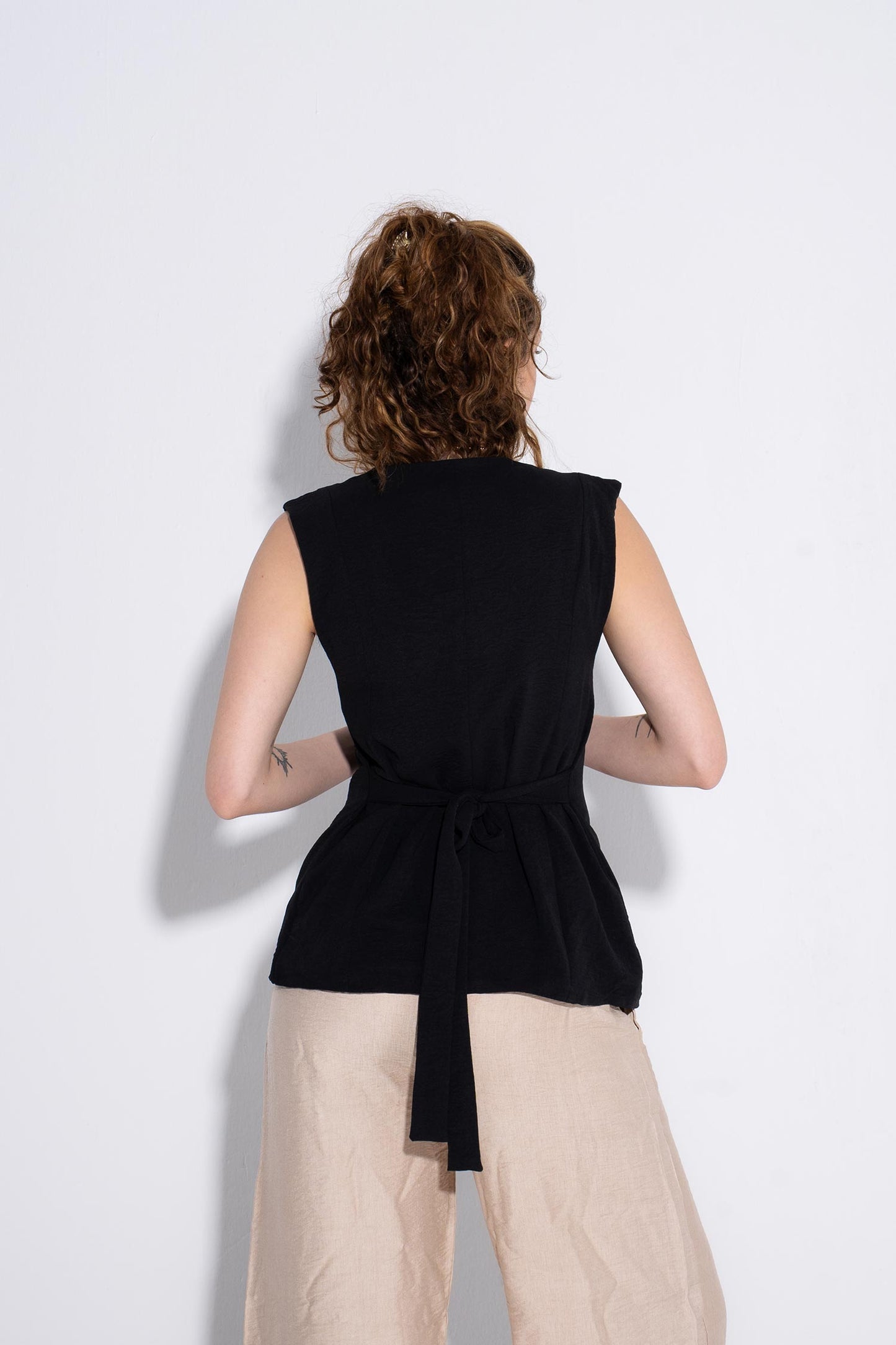 Blush Muse Vest - Black